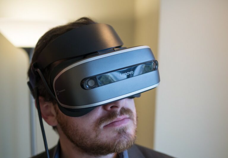 Lenovo will release the Virtual Reality headsets that are very much affordable.